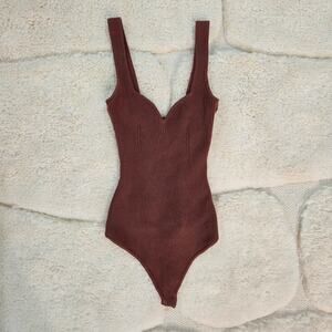 Abercrombie & Fitch Ribbed Knit Sweetheart Bodysuit